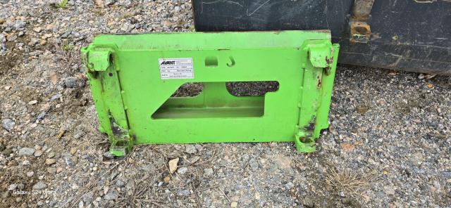 Where to rent AVANT ADAPTER PLATE in Denver NC