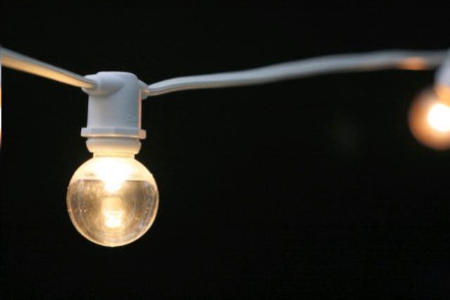 Where to rent LIGHT 100ft WHITE STREAMER SET in Denver NC